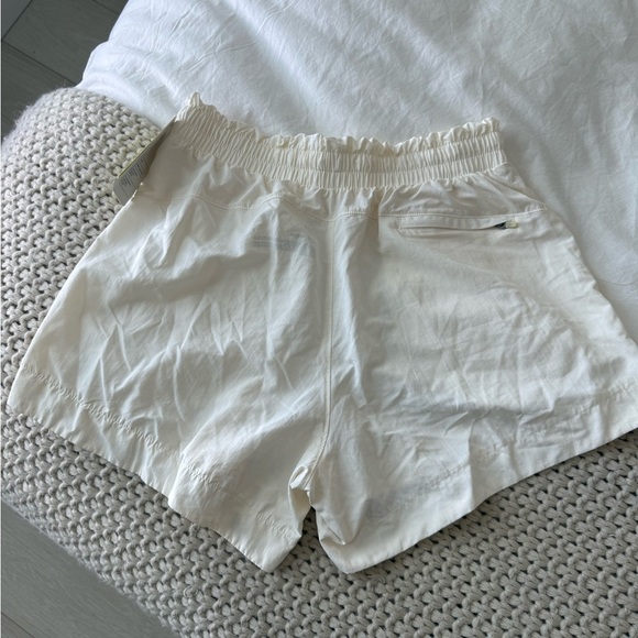 All in Motion Cream Women's Shorts - Picture 6 of 6